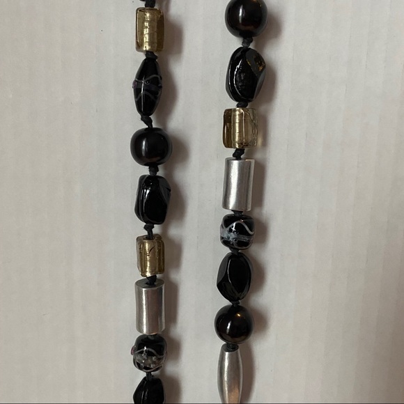 BEADED NECKLACE - Picture 7 of 9